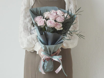 10 Pink Roses Bouquet