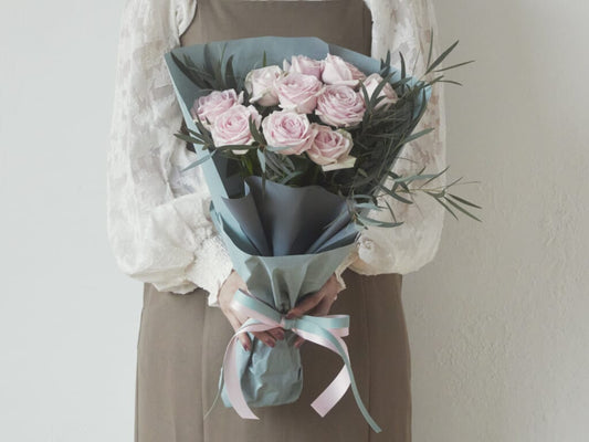10 Pink Roses Bouquet