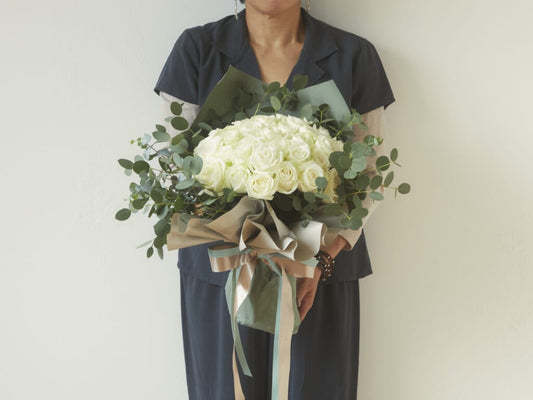 33 White Roses Bouquet