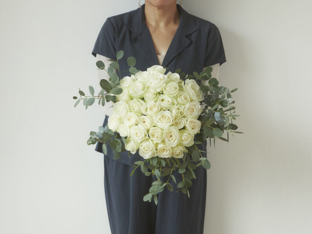 33 White Roses Bouquet