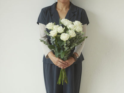 11 White Roses Bouquet
