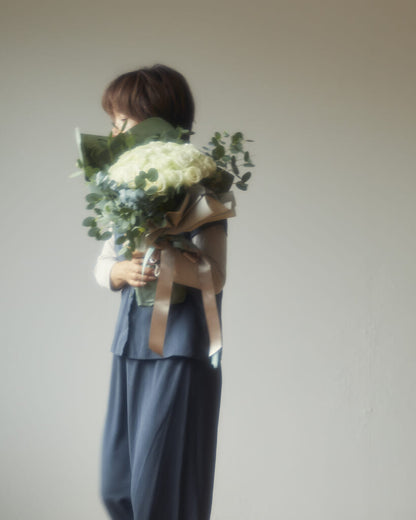 33 White Roses Bouquet