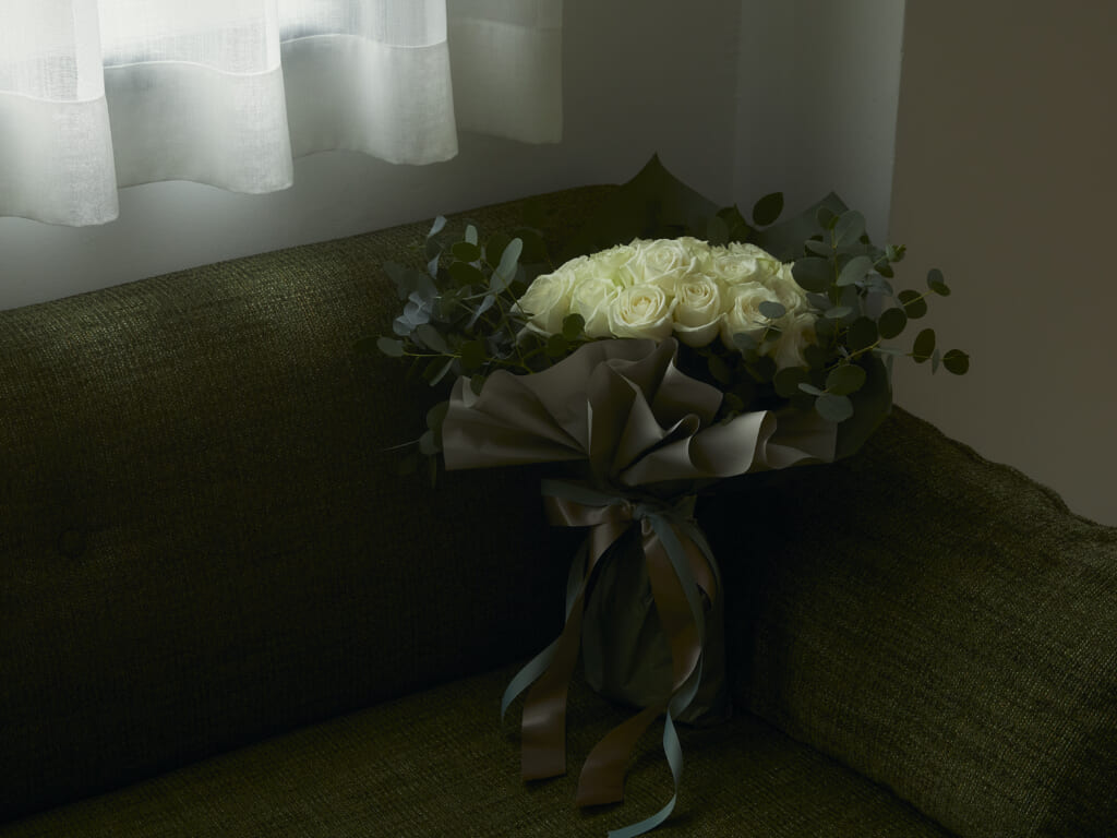 33 White Roses Bouquet